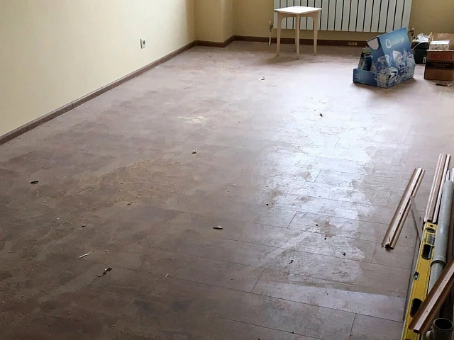 Уборка в небольшой двухкомнатной квартире после ремонта